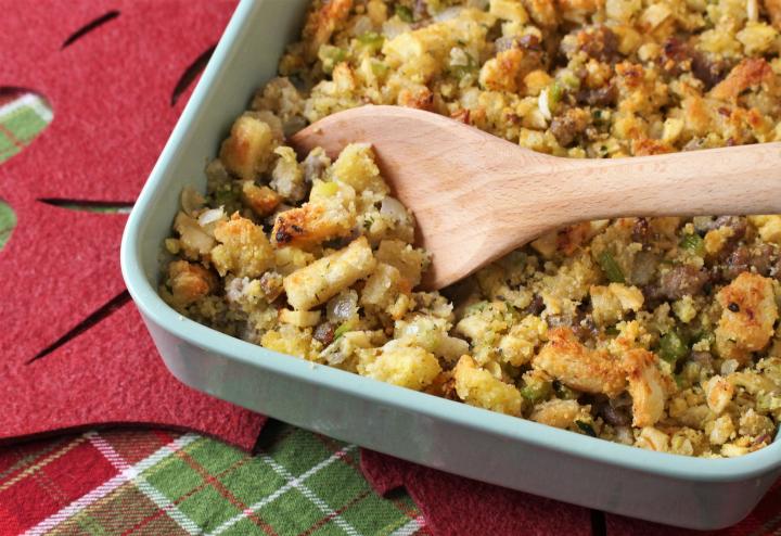 cornbread_stuffing_0.jpg